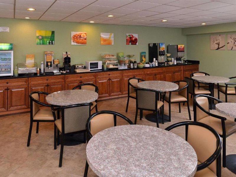 Quality Inn & Suites Matteson Near I-57 Экстерьер фото