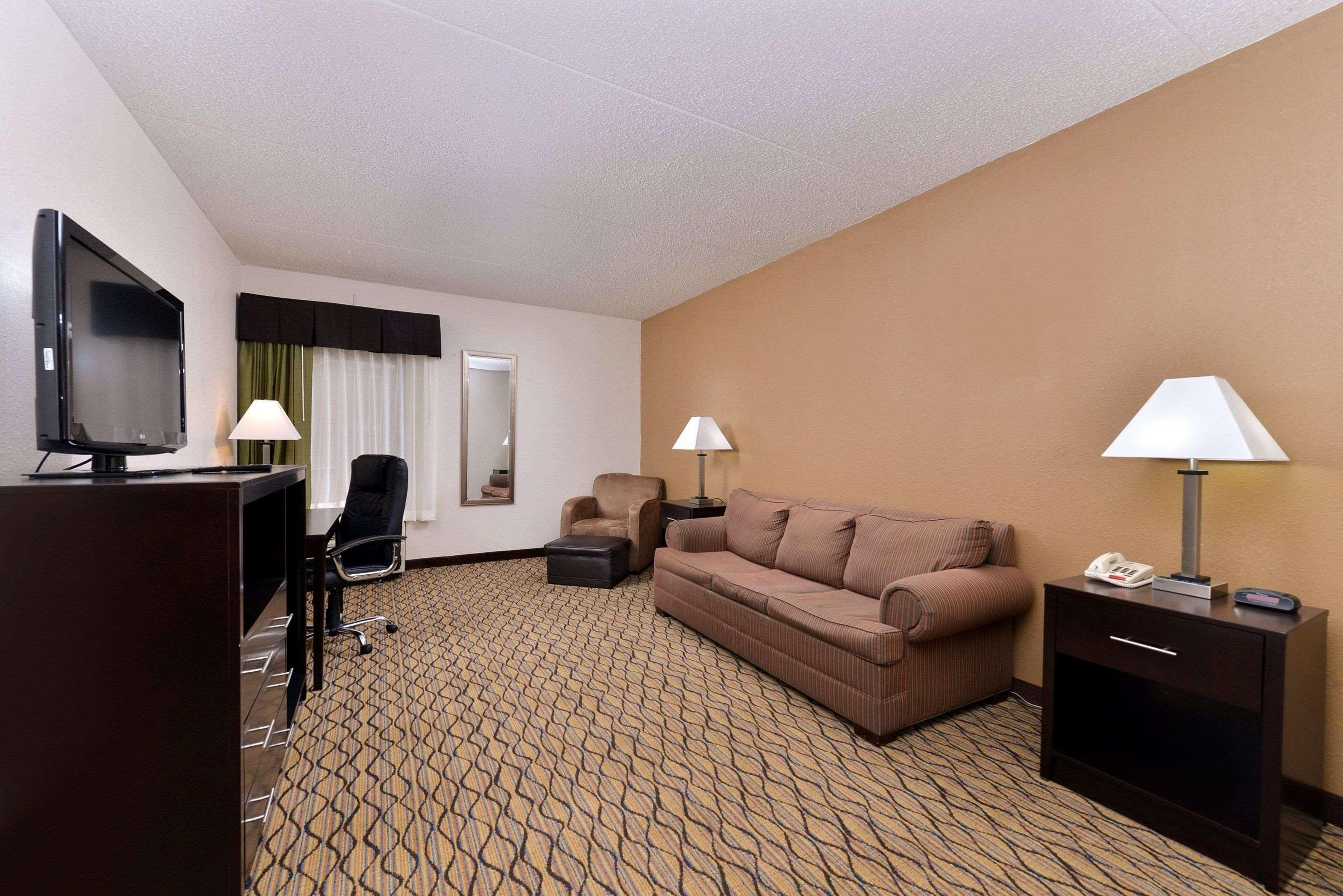 Quality Inn & Suites Matteson Near I-57 Экстерьер фото