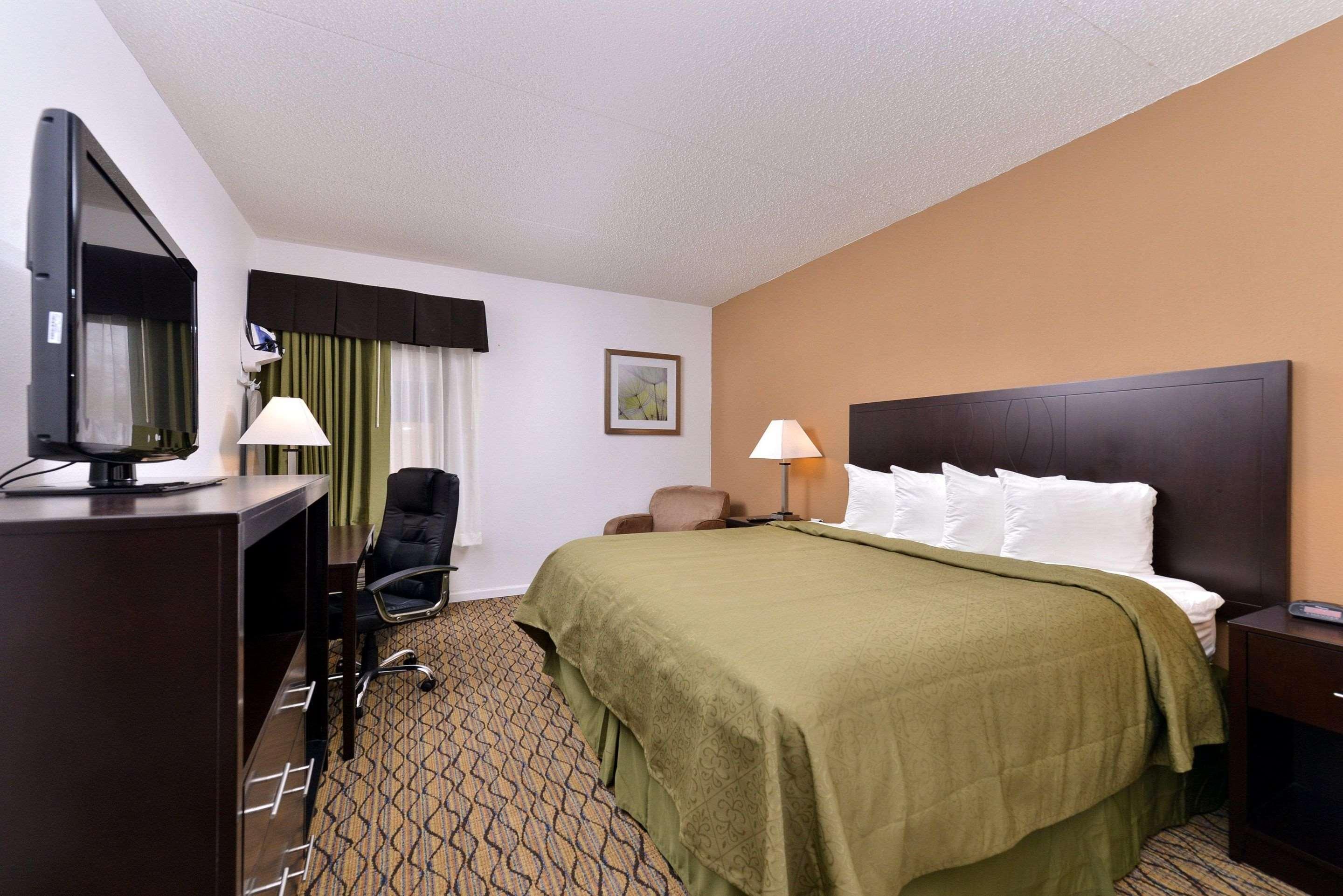 Quality Inn & Suites Matteson Near I-57 Экстерьер фото