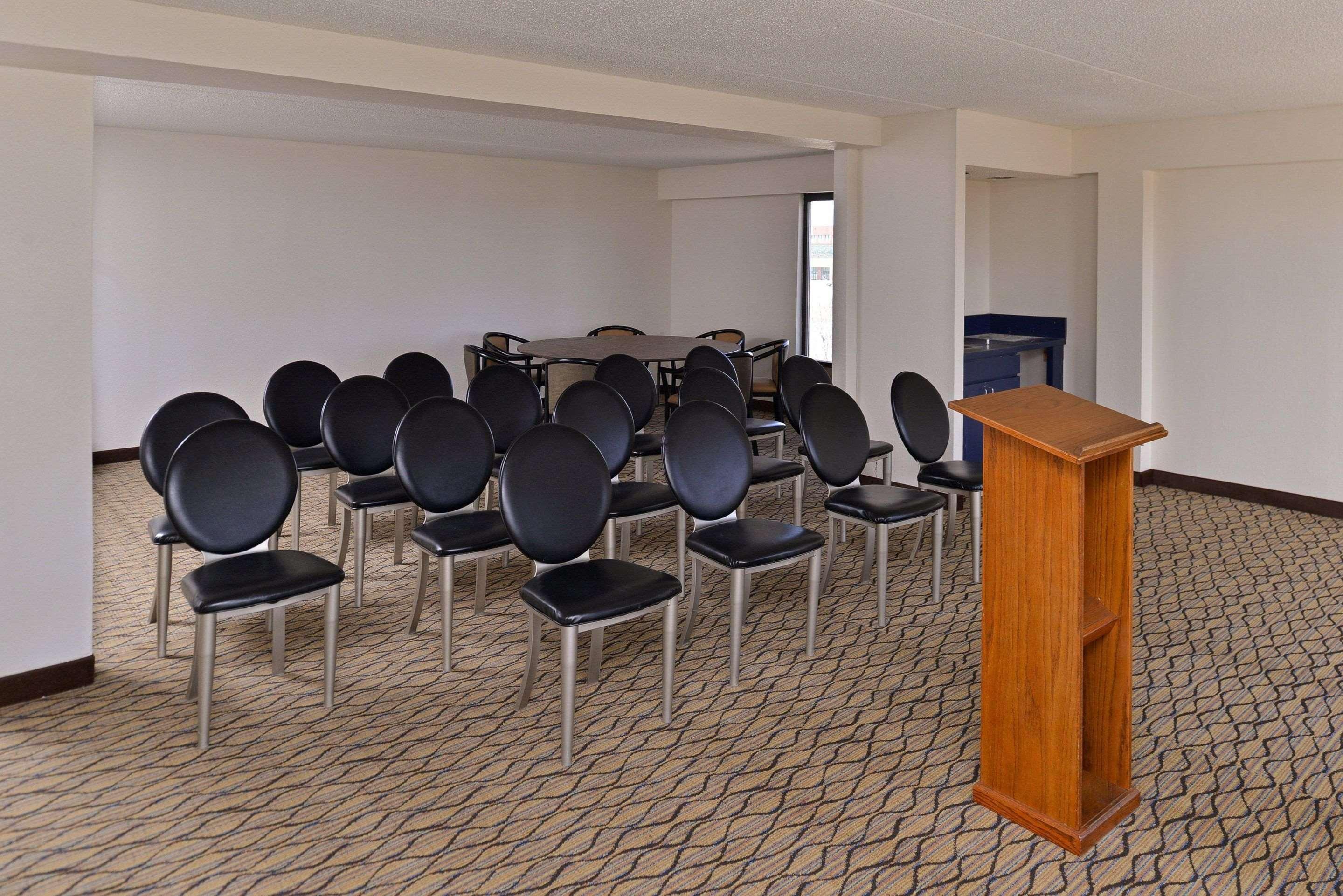 Quality Inn & Suites Matteson Near I-57 Экстерьер фото