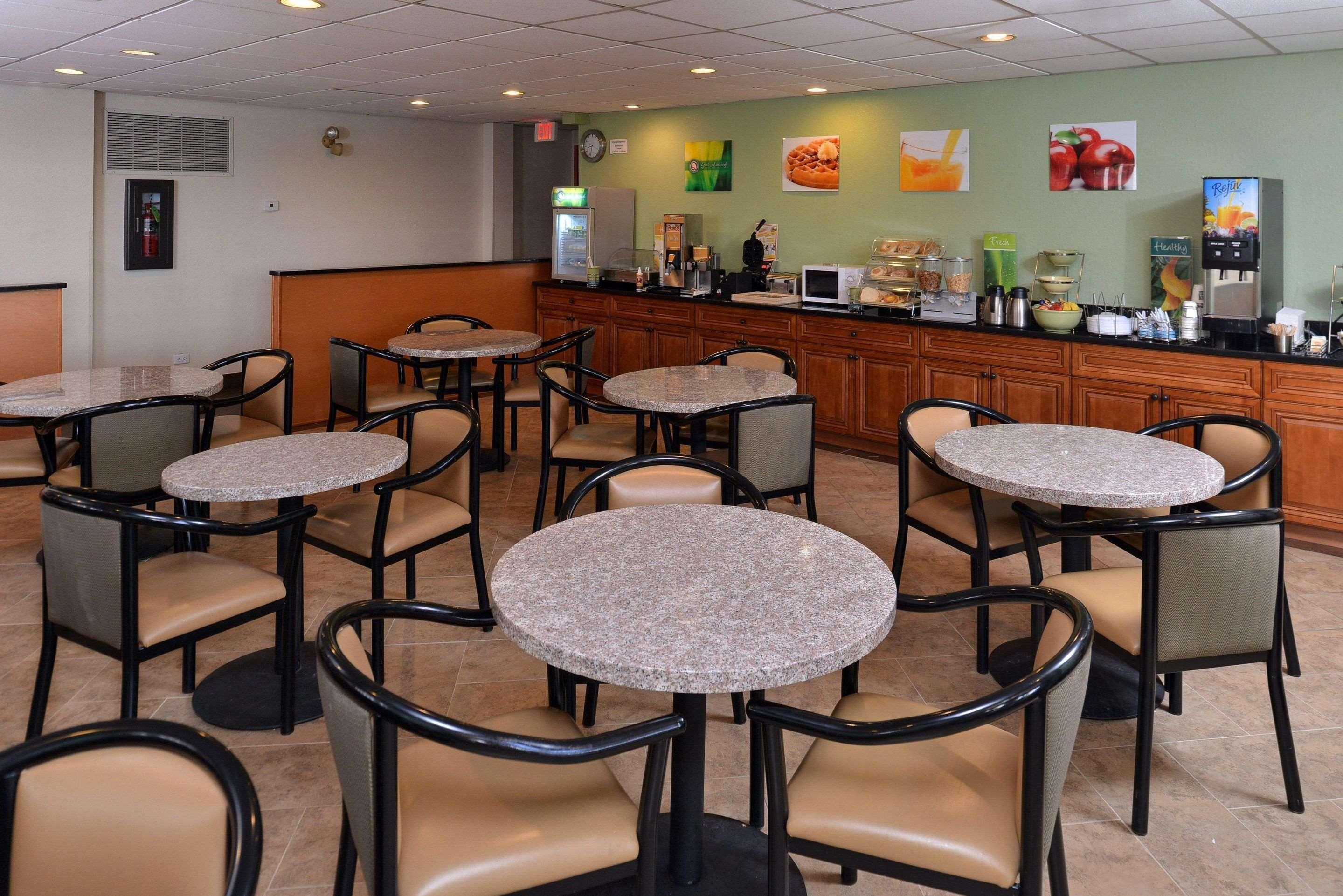 Quality Inn & Suites Matteson Near I-57 Экстерьер фото