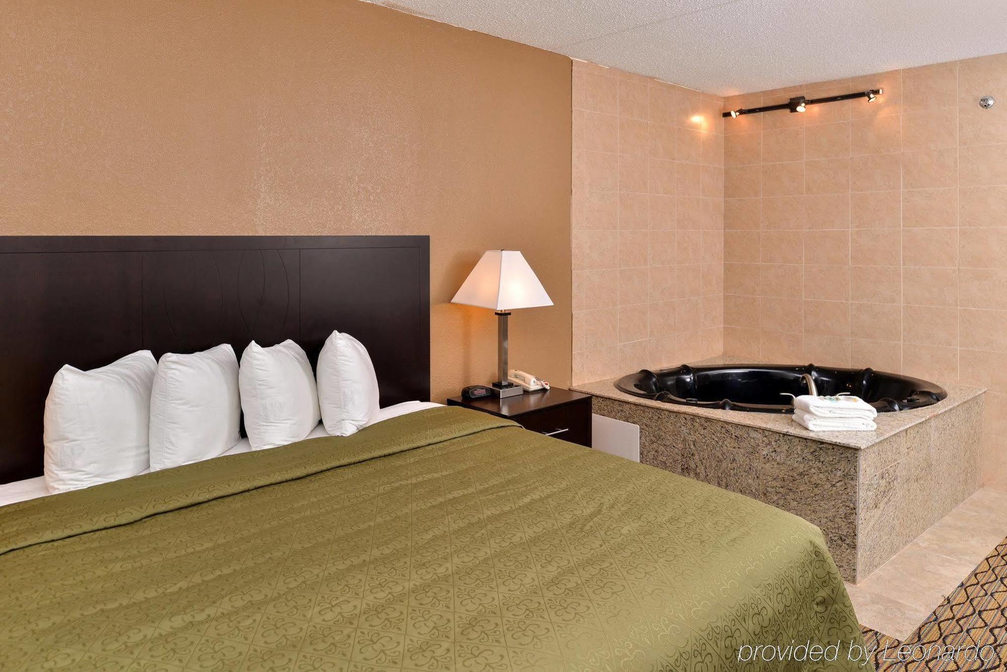 Quality Inn & Suites Matteson Near I-57 Экстерьер фото